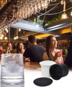 Baltojo lokio ir pingvino formos ledo kubo formos